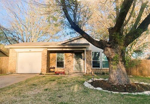 1123 Saturn Dr, Cedar Hill, TX, 75104-3215 | Card Image