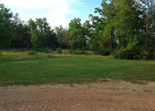 201 Spreading Oak Cir, Somerville, TX, 77879-3233 | Card Image