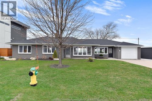 208 Robson Rd, Leamington, ON, N8H5R2 | Card Image