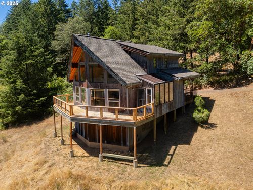 670 Old Homestead Dr, Oakland, OR, 97462-9506 | Card Image