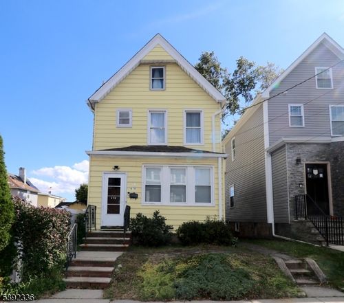 670 Devon St, Kearny, NJ, 07032-2950 | Card Image