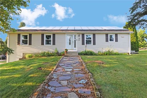 61 Amesbury Cir, Middletown, RI, 02842-4651 | Card Image