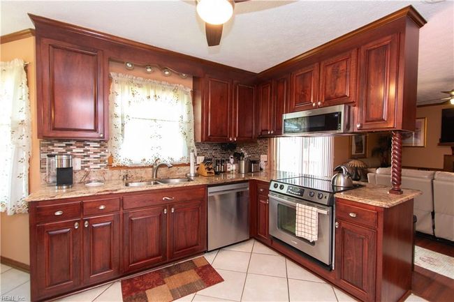 10 Steeplechase Loop, House other with 3 bedrooms, 3 bathrooms and null parking in Hampton VA | Image 10