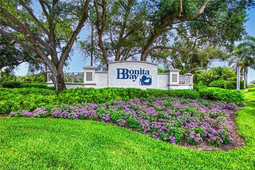 27024 Oakwood Lake Dr, BONITA SPRINGS, FL, 34134-8646 | Card Image