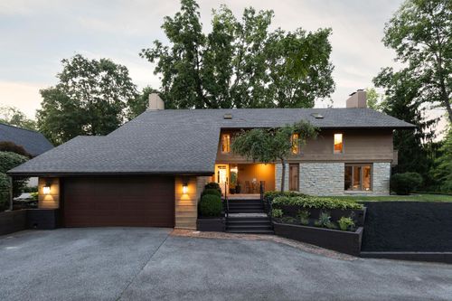 886 Clayton Dr, Worthington, OH, 43085-3301 | Card Image