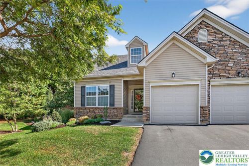 3631 Cottage Dr, Bethlehem, PA, 18020-8617 | Card Image