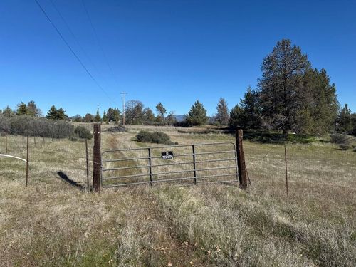 Unit 4 Lot 719 Whitepine St, Hornbrook, CA, 96044 | Card Image