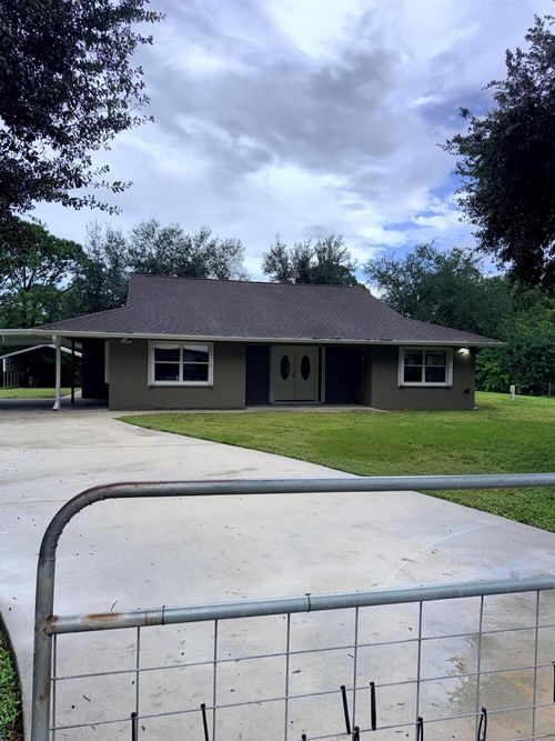 11418 Ne 3rd Cir, Okeechobee, FL, 34972-8351 | Card Image