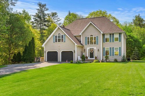 25 Chandler Dr, Londonderry, NH, 03053-2582 | Card Image