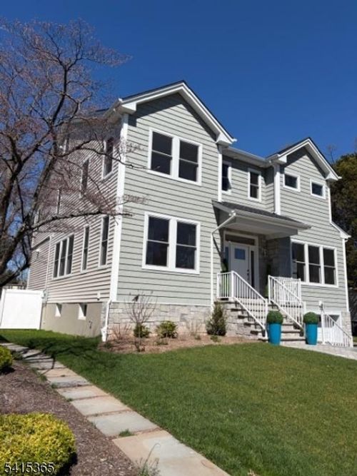 16 Stephen St, Montclair, NJ, 07042-5032 | Card Image