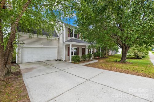 8151 Chatham Oaks Dr, Concord, NC, 28027-9612 | Card Image