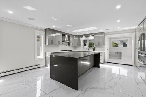 1339 Rama Ave, New Westminster, BC, V3M6T6 | Card Image