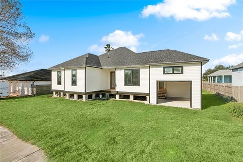 4008 Kings Dr, Chalmette, LA, 70043-1136 | Card Image