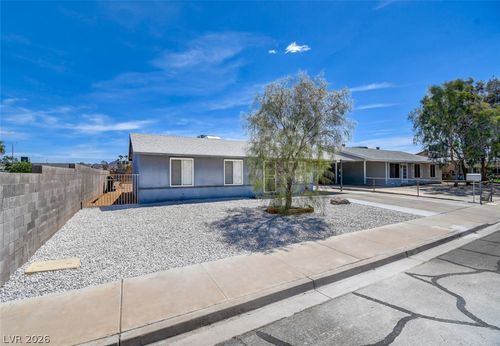 936 Greenville St, Henderson, NV, 89015-5752 | Card Image