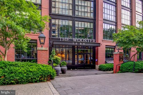 w111-1600 Clarendon Blvd, ARLINGTON, VA, 22209-2719 | Card Image