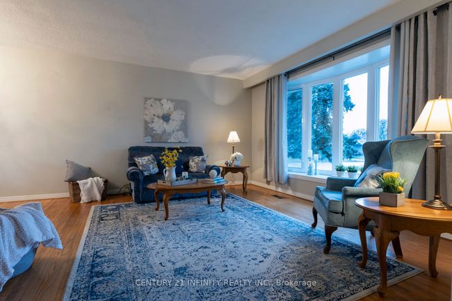26 Cumbrian Crt, House other with 5 bedrooms, 2 bathrooms and 3 parking in Brampton ON | Image 4