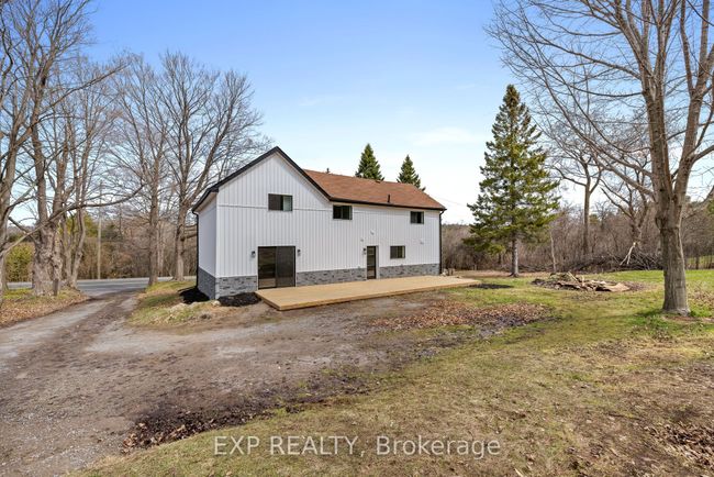 10485 County 2 Rd, House other with 3 bedrooms, 3 bathrooms and 6 parking in Grafton ON | Image 37