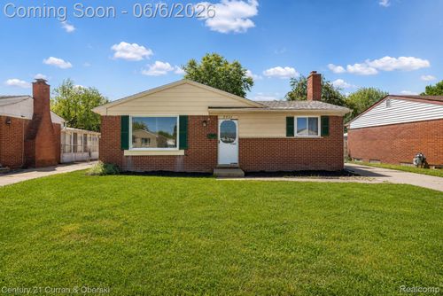 9426 Chamberlain St, Romulus, MI, 48174-1536 | Card Image