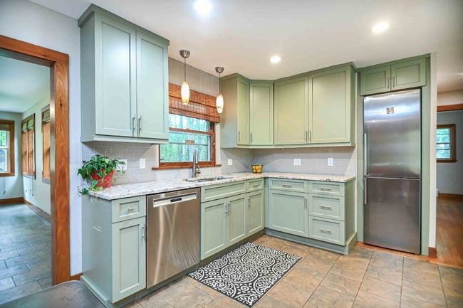 20 Old County Rd, House other with 3 bedrooms, 3 bathrooms and null parking in Cape Neddick ME | Image 7