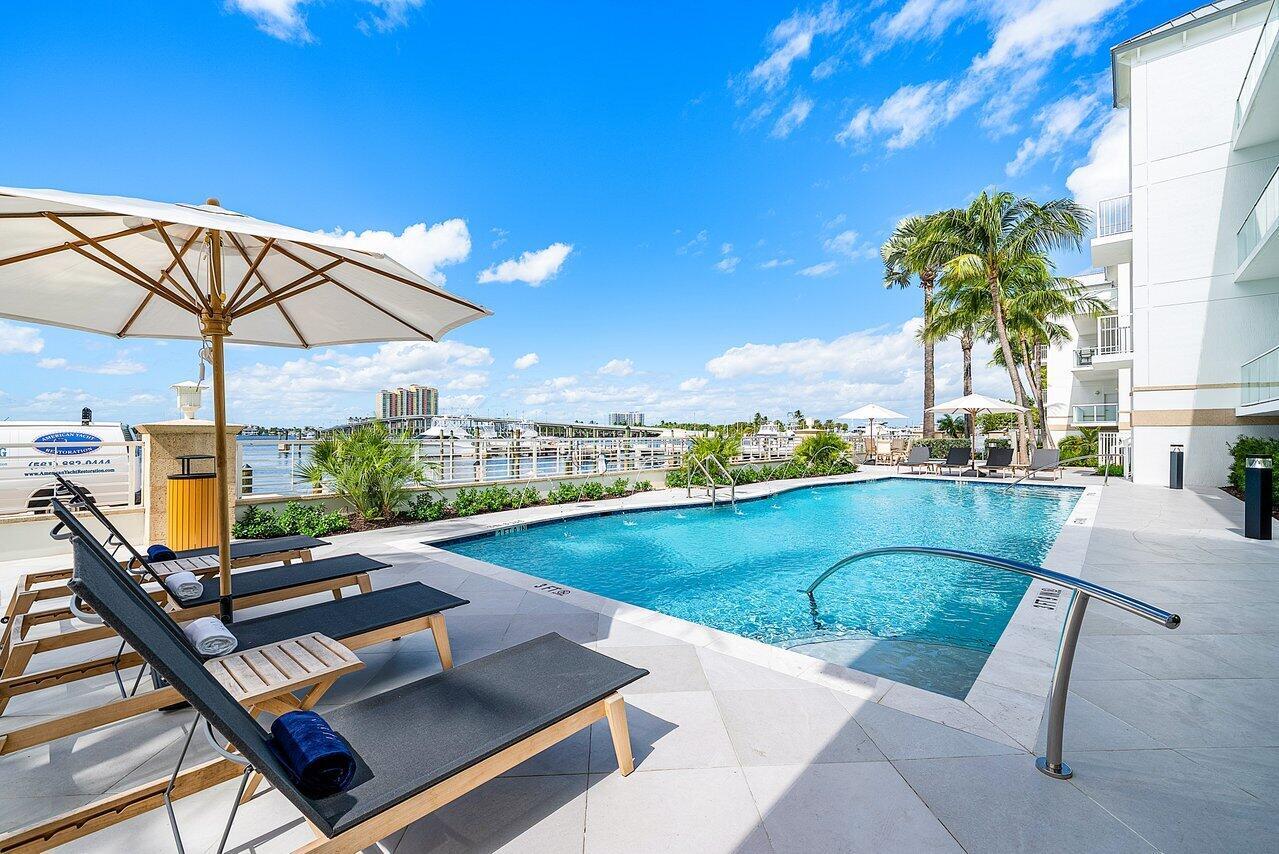 Residential in Palm Beach Shores 3
