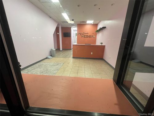 28 Park Ave, Long Beach, NY, 11561-3504 | Card Image