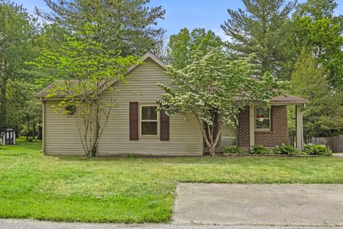 327 Smith St, Midway, KY, 40347-5021 | Card Image
