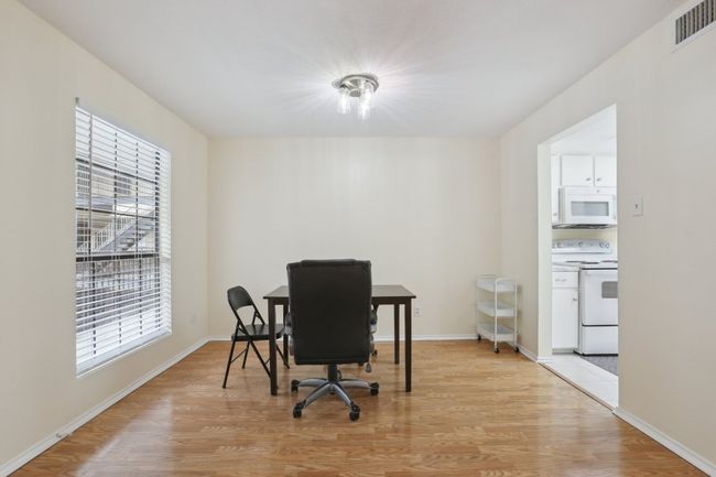 APT-210 - 2401 Leon St, Condo with 2 bedrooms, 2 bathrooms and 2 parking in Austin TX | Image 9