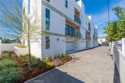 714 Chestnut Avenue, Los Angeles, CA, 90042 | Card Image