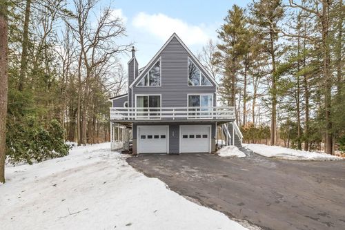 12 Seasons Lane, Londonderry, NH, 03053 | Card Image