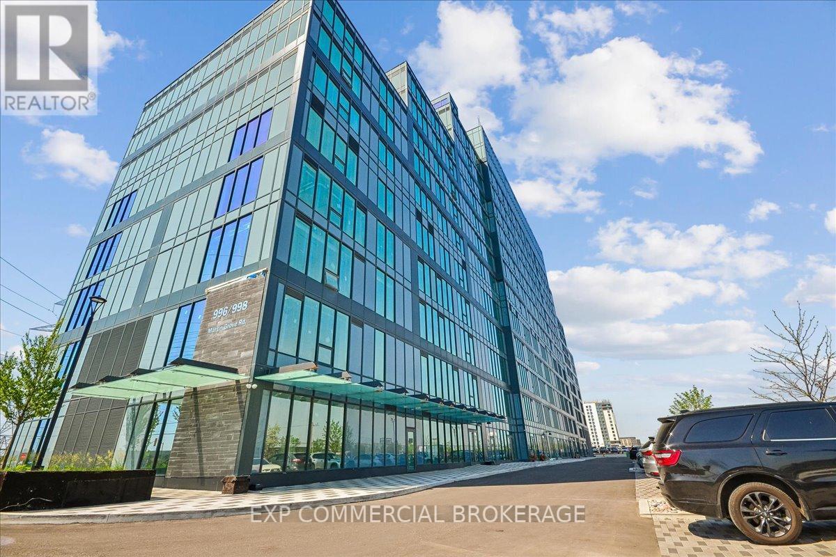 Commercial Sale in Toronto (West Humber-Clairville) 5