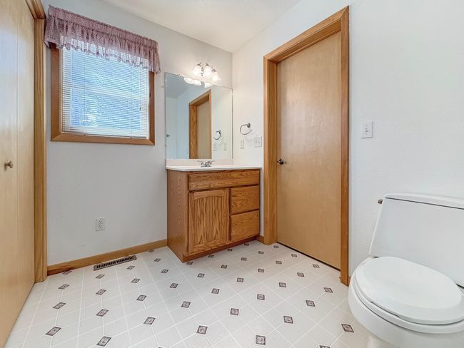 Main Bathroom | Image 20