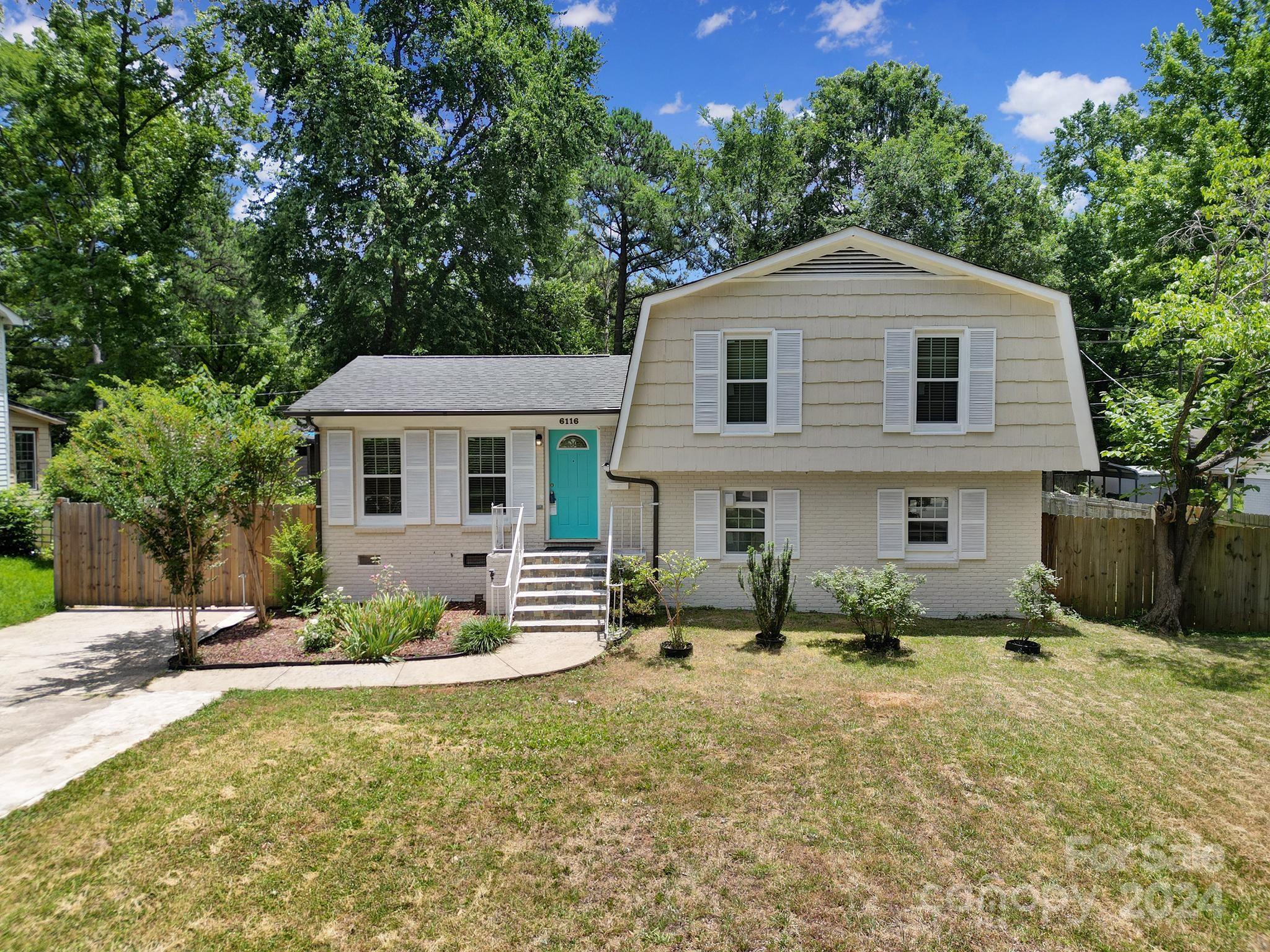 Bridlewood Ln, Charlotte, NC 28215