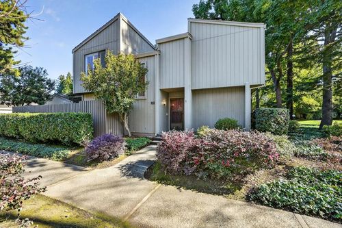 1055 Commons Drive, Sacramento, CA, 95825 | Card Image
