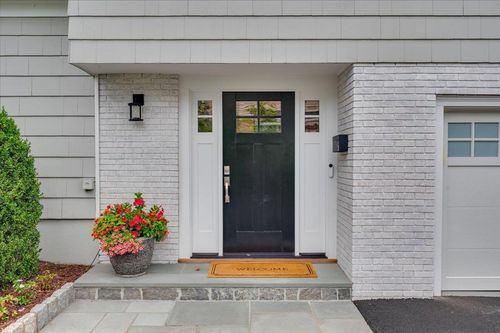 33 Temple St, Harrison, NY, 10528-2706 | Card Image