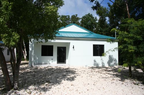 106 S Bay Harbor Dr, Key Largo, FL, 33037-2003 | Card Image