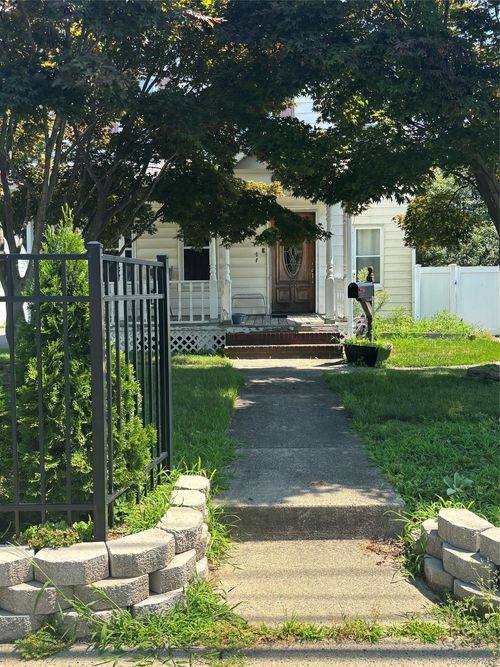 1023 Newbridge Rd, North Bellmore, NY, 11710-1620 | Card Image