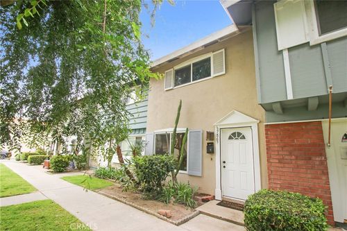 9867 Cornwall Dr, Huntington Beach, CA, 92646 | Card Image