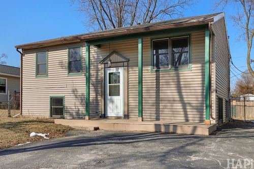 808 Central Park Dr, Round Lake Beach, IL, 60073-2470 | Card Image