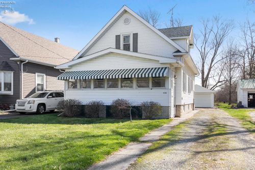 426 N Locust St, Oak Harbor, OH, 43449-1133 | Card Image