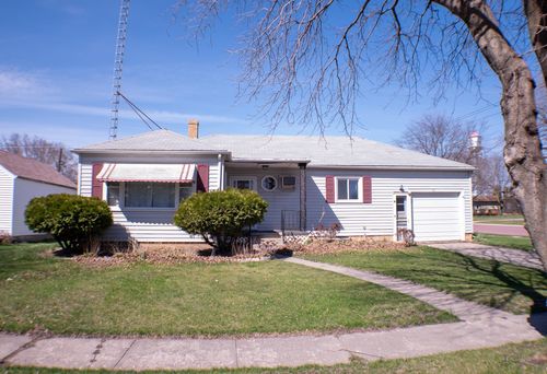 211 Birch St W, Trimont, MN, 56176-9725 | Card Image