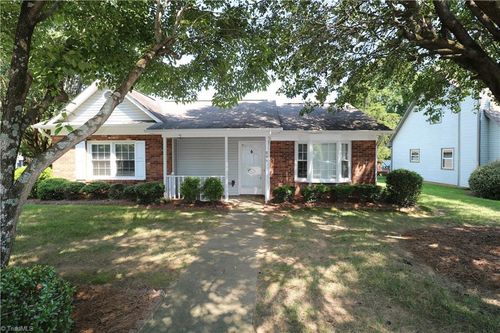 899 Woodland Trace Dr, Winston-Salem, NC, 27104-3485 | Card Image