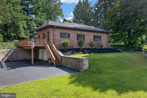914 Somerset Ln, York, PA, 17403-3454 | Card Image