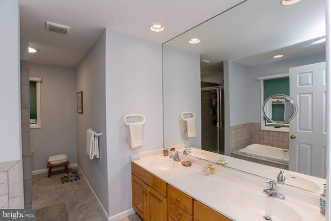 122 Rock Rd W, House other with 3 bedrooms, 3 bathrooms and null parking in Lambertville NJ | Image 52