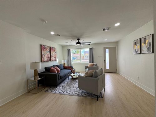 2110 Garvey Dr, Pasadena, TX, 77506-2808 | Card Image