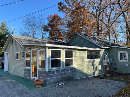 8802 66th St Se, Alto, MI, 49302-9164 | Card Image