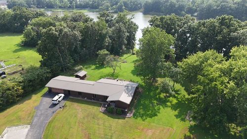 8 Lakedale Dr, Salem, IL, 62881-2557 | Card Image