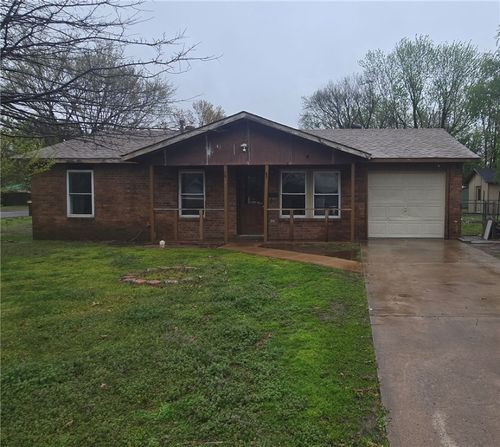 2511 N 4th St, Rogers, AR, 72756-2462 | Card Image