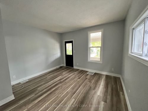 2-4233 Huron Street, Niagara Falls, ON, L2E2G6 | Card Image