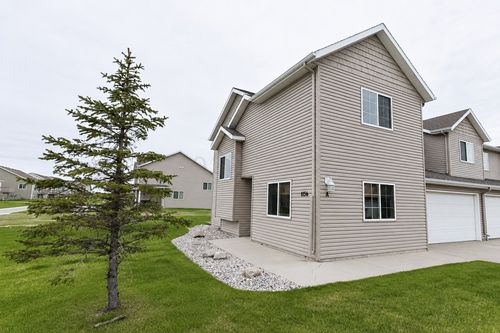 a-1156 42nd Ave W, West Fargo, ND, 58078-8821 | Card Image