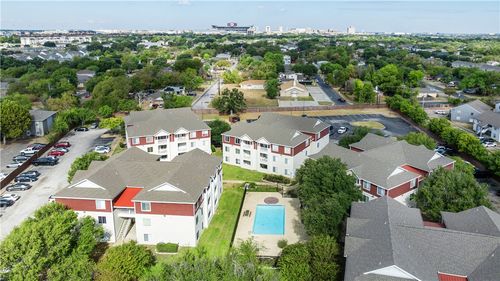 apt-303-523 Southwest Pkwy, College Station, TX, 77840-7136 | Card Image